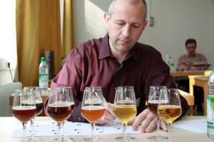 Frank Lucas bei einer Bierverkostung