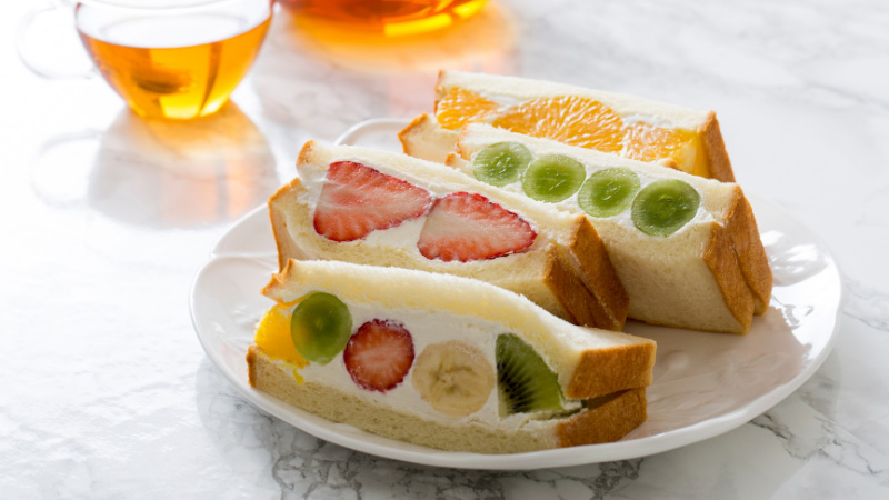 Japanische Früchte-Sandwiches