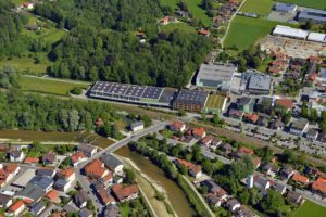 Luftaufnahme des heutigen Standorts von Teeanbieter Salus in Bruckmühl.