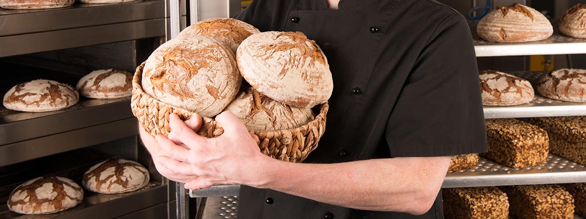 Brot-Sommelier Wolfgang Heyderich nimmt Brot-Blogs aufs Korn in seiner Projektarbeit.