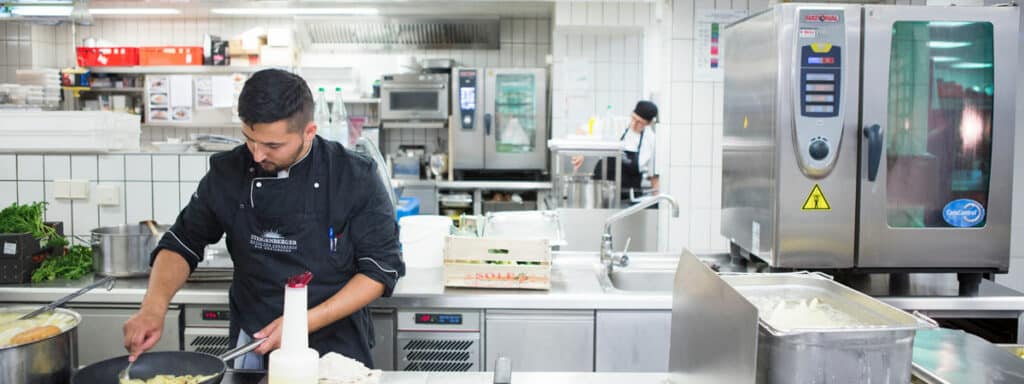 Rational SelfCookingCenter in der Küche des Steigenberger Hotels