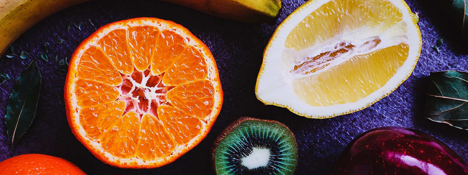 Zu den häufigsten Ernährungsmythen zählt, dass Vitamin C gegen Erkältung hilft.