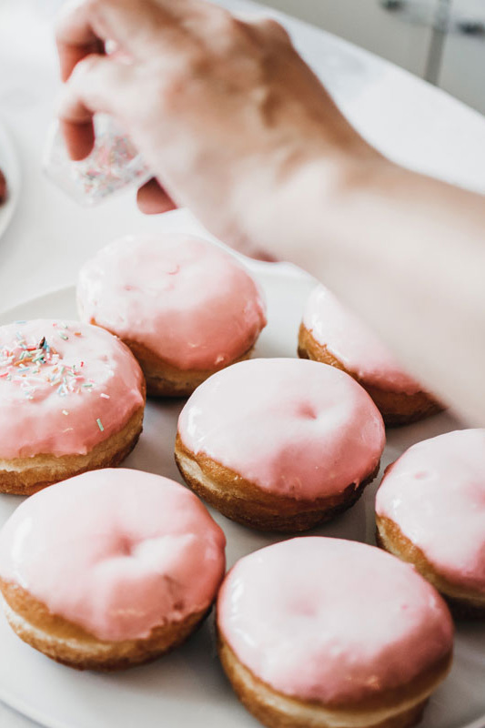 Berliner zum Karneval mit Zuckerglasur