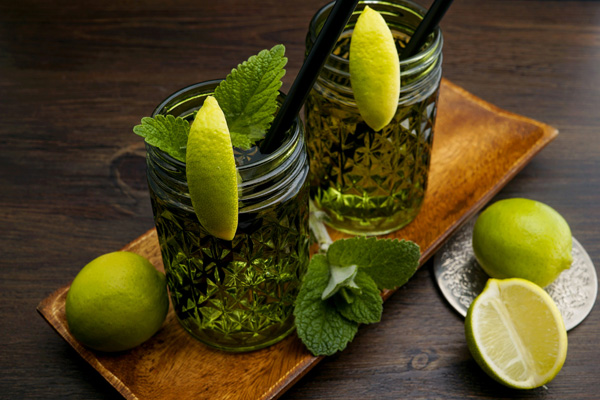 Matcha Mint Mocktail als Beispiel für einen Getränketrend 2024