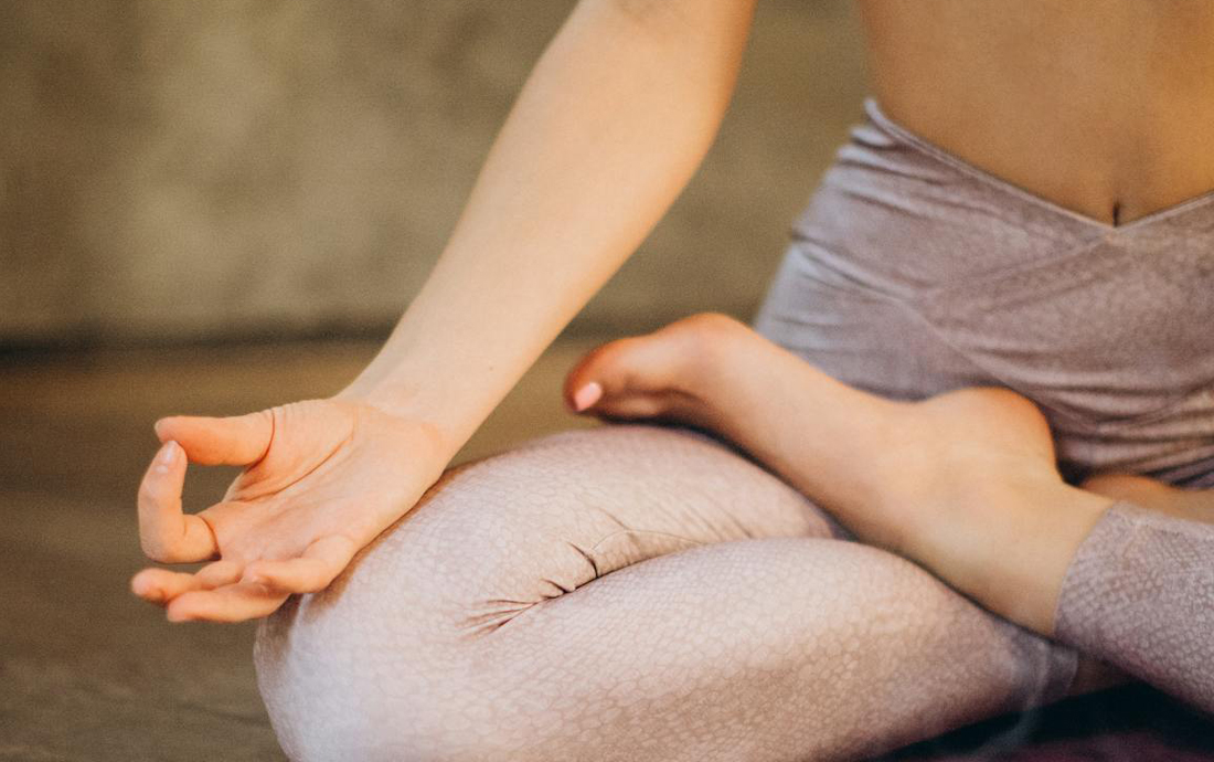 Yin Yoga ist ein sanfter Yoga-Stil, bei dem es vor allem um Entspannung geht.